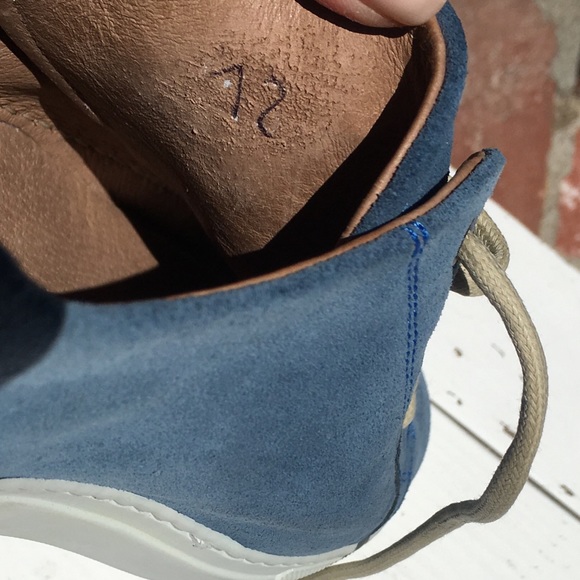 NWOB McCarren and Sons Blue Suede Sneakers Size 12 - Picture 8 of 8